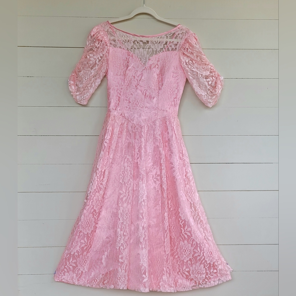 Vintage 1980s Pink Party / Prom / Bridesmaid Dress size 6/8 Satin w Lace Overlay